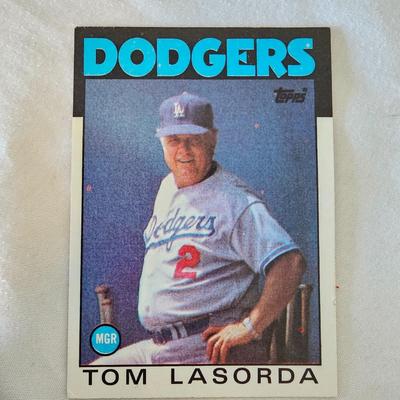 1984, 1985, 1986 Topps Baseball Cards in Binders (BO-JS)