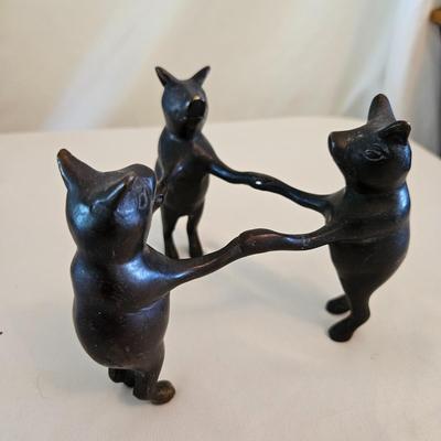 Pigs, Pigs and More Pigs! (LR-DW)