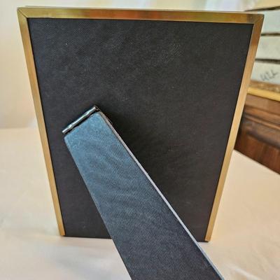 Pigs, Pigs and More Pigs! (LR-DW)