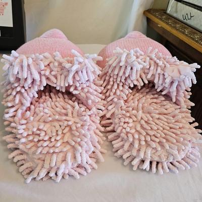 Pigs, Pigs and More Pigs! (LR-DW)