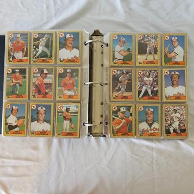 1987, 1988, 1989 Topps Baseball Cards in Binders (BO-JS)