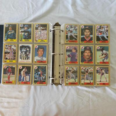 1987, 1988, 1989 Topps Baseball Cards in Binders (BO-JS)