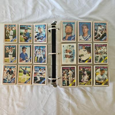1987, 1988, 1989 Topps Baseball Cards in Binders (BO-JS)