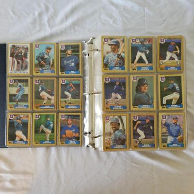 1987, 1988, 1989 Topps Baseball Cards in Binders (BO-JS)