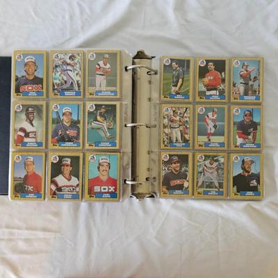 1987, 1988, 1989 Topps Baseball Cards in Binders (BO-JS)