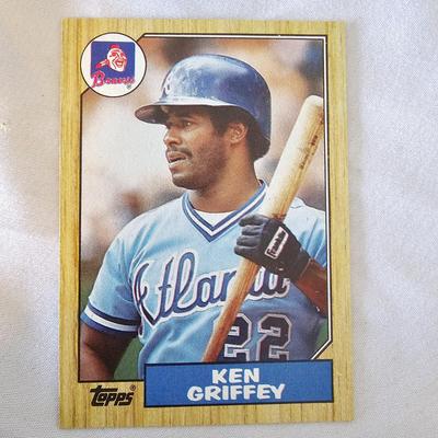 1987, 1988, 1989 Topps Baseball Cards in Binders (BO-JS)