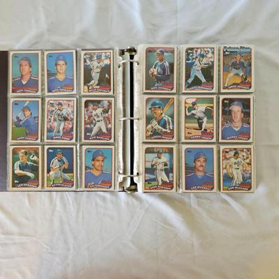1987, 1988, 1989 Topps Baseball Cards in Binders (BO-JS)