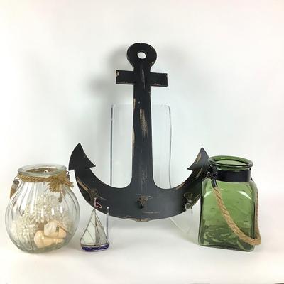 258 Large Anchor Wall Hook with Two Rope Handled Glass Lanterns