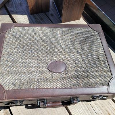 Vintage locking leather briefcase and speakers