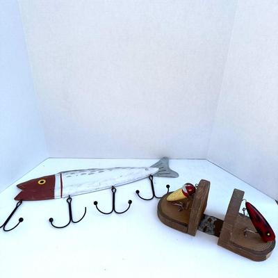 259 Fish Wall Hook with Fishing Lure Bookends