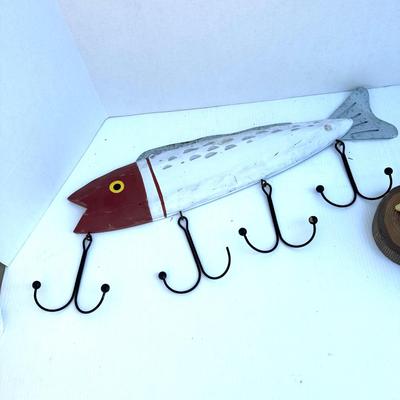 259 Fish Wall Hook with Fishing Lure Bookends