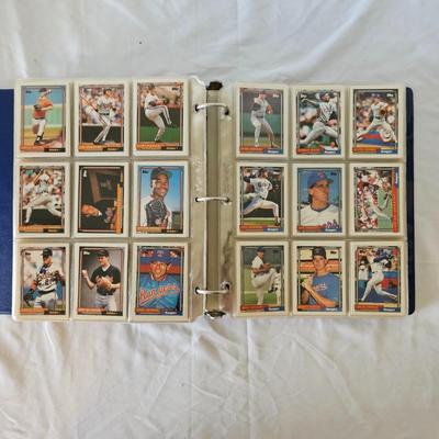 1990, 1991, 1992 Topps Baseball Cards in Binders ( BO-JS)