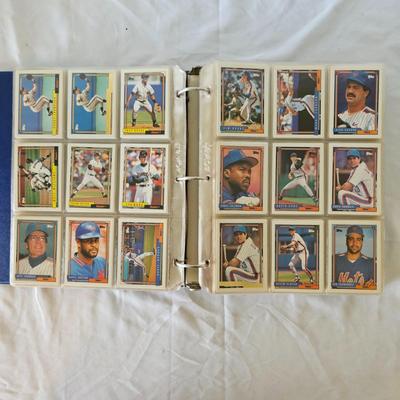1990, 1991, 1992 Topps Baseball Cards in Binders ( BO-JS)