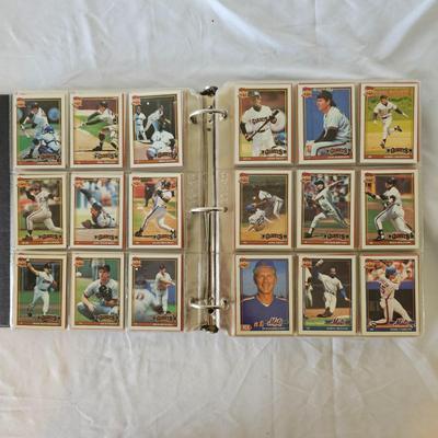 1990, 1991, 1992 Topps Baseball Cards in Binders ( BO-JS)
