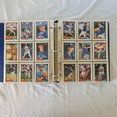 1990, 1991, 1992 Topps Baseball Cards in Binders ( BO-JS)
