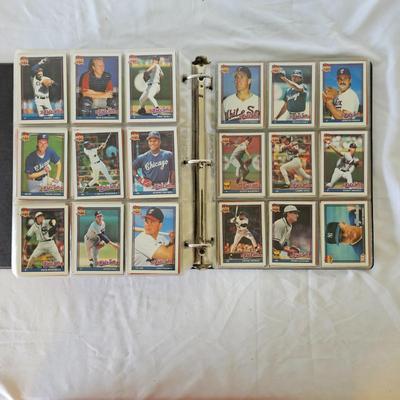 1990, 1991, 1992 Topps Baseball Cards in Binders ( BO-JS)