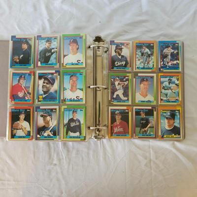 1990, 1991, 1992 Topps Baseball Cards in Binders ( BO-JS)