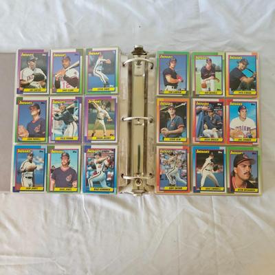 1990, 1991, 1992 Topps Baseball Cards in Binders ( BO-JS)