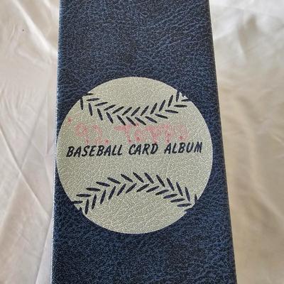 1990, 1991, 1992 Topps Baseball Cards in Binders ( BO-JS)