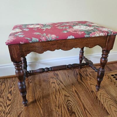 Floral Vanity Stool and Rug (DR-DW)