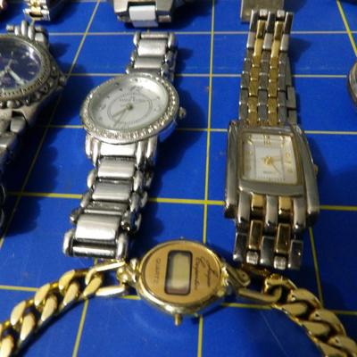 Lot of 14 Watches