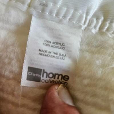 Five Assorted Blankets (LR-DW)