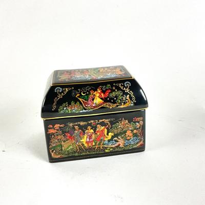 269 Hand Painted Russian Porcelain Lidded Box by Roman Belousov for Palekh