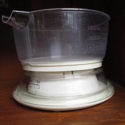 Mixer Sifter & Vintage UFO Scale