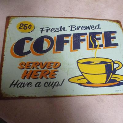 'Fresh Brewed Coffee Served Here' Metal Sign