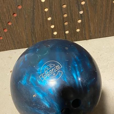 Gaming Lot - Regency 300 Bowling Ball and Vintage Wahoo Board