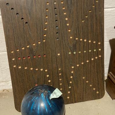 Gaming Lot - Regency 300 Bowling Ball and Vintage Wahoo Board