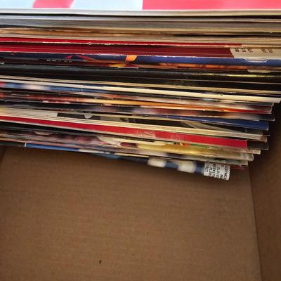 Mega Assortment of Sports Illustrated Issues From 1980's to 2011 (BO-JS)