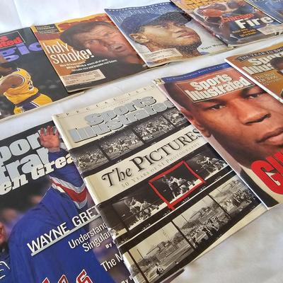 Mega Assortment of Sports Illustrated Issues From 1980's to 2011 (BO-JS)