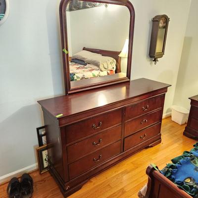 6 Drawer Dresser w mirror 61x18x34