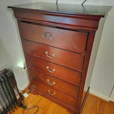 5 Drawer Dresser 33x18x48