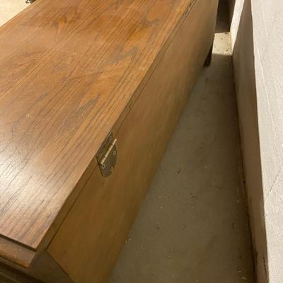 Vintage Lane Cedar Hope Chest