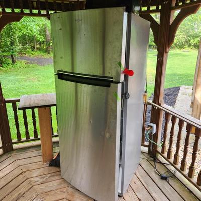 Whirlpool Refrigerator 28x29x68