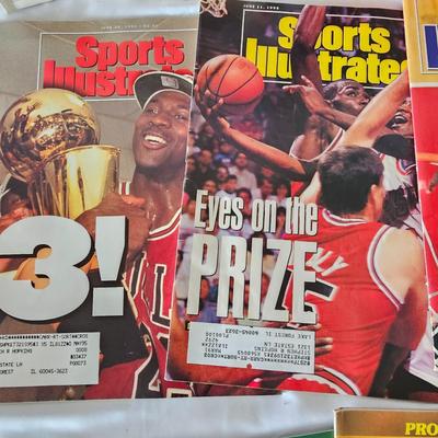 Past Sports Illustrated Basketball Issues & More. (BO-JS)