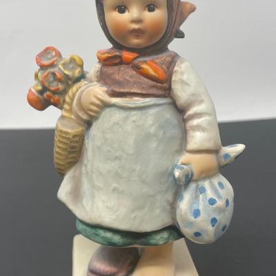 Goebel Hummel WEARY WANDERER Figurine Yr. 1949