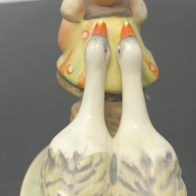 Goebel Hummel GOOSE GIRL Figurine Yr. 1940s