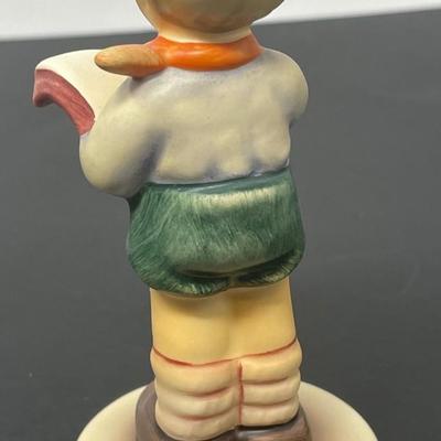 Goebel Hummel HONOR STUDENT Figurine Yr.1999/ Hummel Club