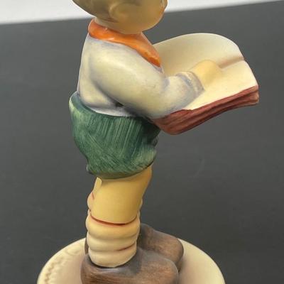 Goebel Hummel HONOR STUDENT Figurine Yr.1999/ Hummel Club