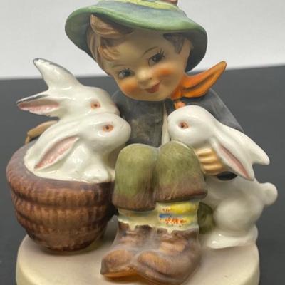 Goebel Hummel PLAYMATE Figurine