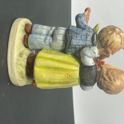 Hummel Figurine 1979 "Happy Days" #150