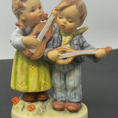 Hummel Figurine 1979 "Happy Days" #150