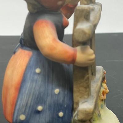 VINTAGE Goebel Hummel SIGNS OF SPRING Figurine