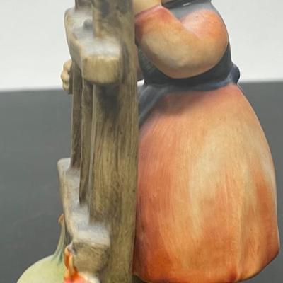 VINTAGE Goebel Hummel SIGNS OF SPRING Figurine