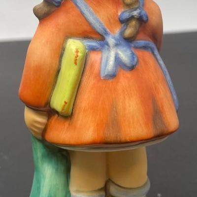Goebel Hummel  I WONDER Figurine. Yr. 1988/ HUMMEL CLUB