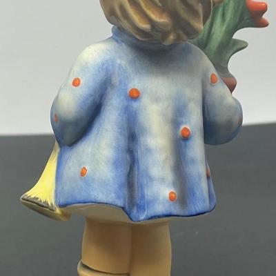 Goebel Hummel CONGRATULATIONS Figurine. Yr. 1971