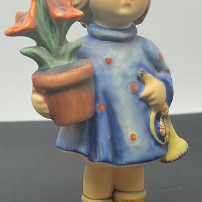 Goebel Hummel CONGRATULATIONS Figurine. Yr. 1971